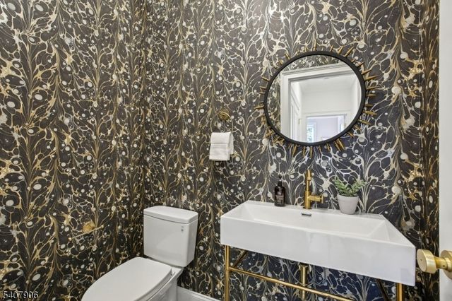 10 Burnet St, Maplewood Twp., NJ 07040