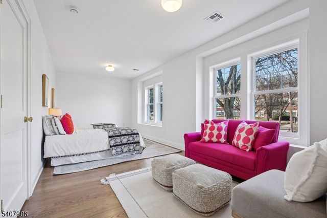 10 Burnet St, Maplewood Twp., NJ 07040