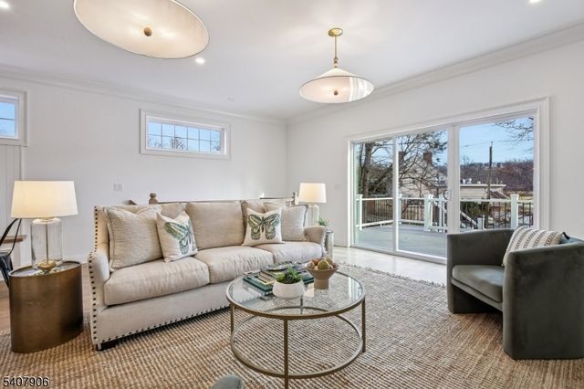 10 Burnet St, Maplewood Twp., NJ 07040