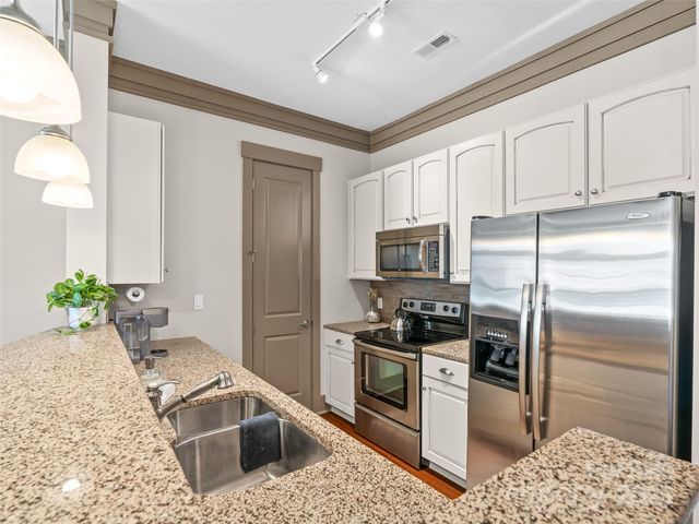 42 Schenck Parkway B09, Asheville, NC 28803