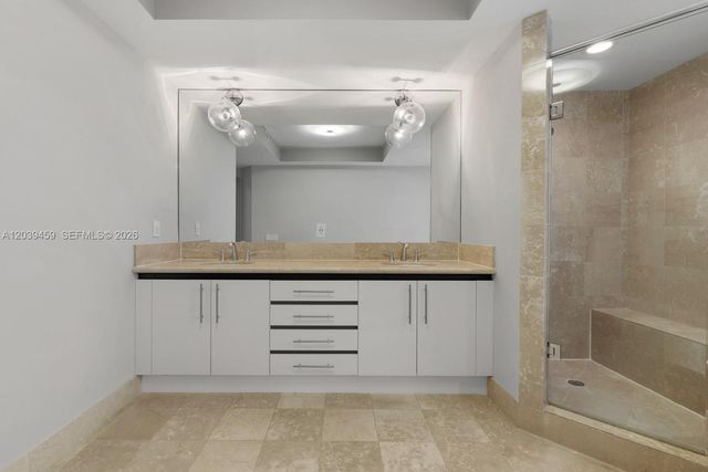 10 Edgewater Dr 4H, Coral Gables, FL 33133