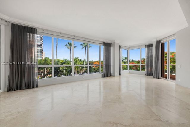 10 Edgewater Dr 4H, Coral Gables, FL 33133