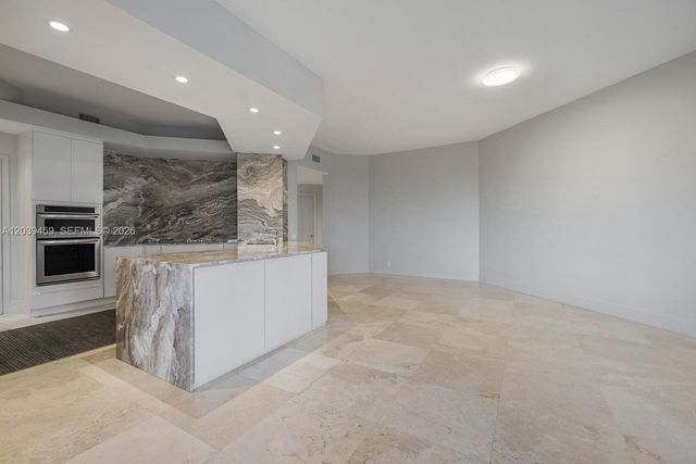10 Edgewater Dr 4H, Coral Gables, FL 33133