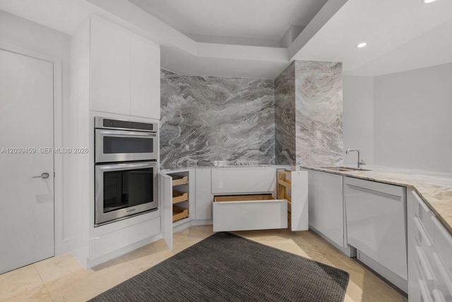 10 Edgewater Dr 4H, Coral Gables, FL 33133