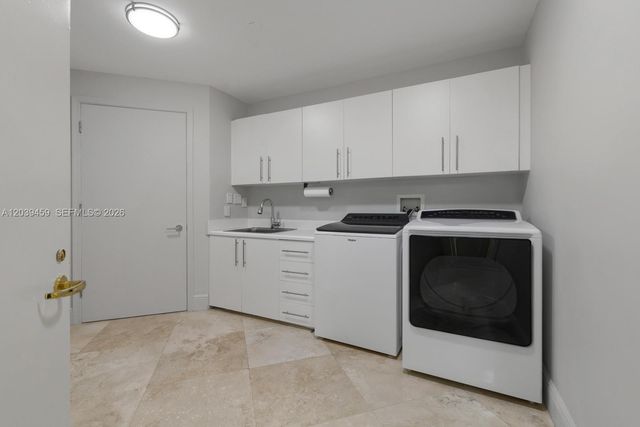 10 Edgewater Dr 4H, Coral Gables, FL 33133