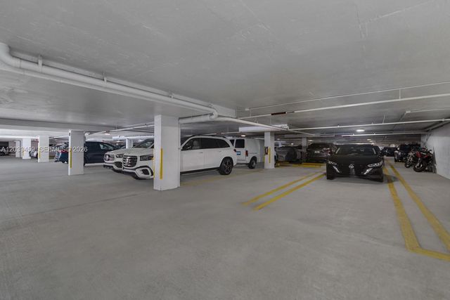 10 Edgewater Dr 4H, Coral Gables, FL 33133