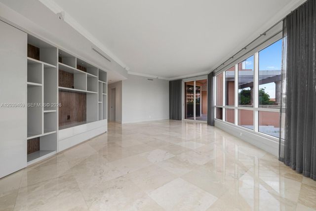 10 Edgewater Dr 4H, Coral Gables, FL 33133