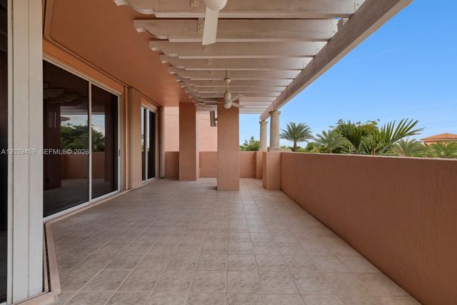10 Edgewater Dr 4H, Coral Gables, FL 33133