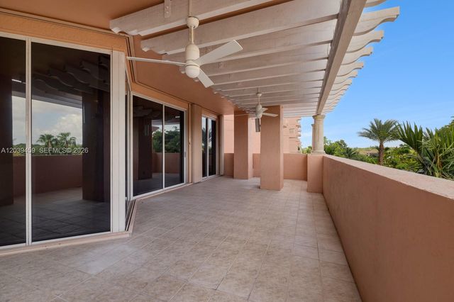 10 Edgewater Dr 4H, Coral Gables, FL 33133