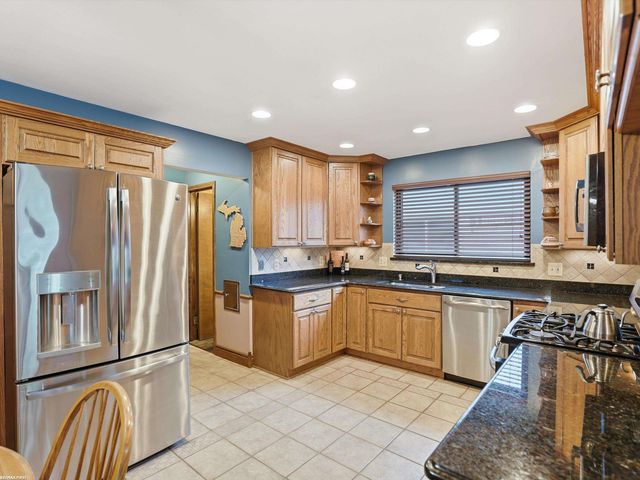 47431 Kathleen Road, Macomb, MI 48044