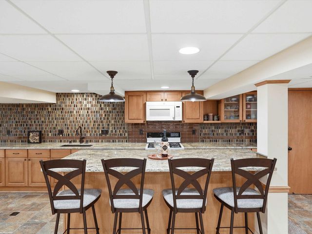 47431 Kathleen Road, Macomb, MI 48044