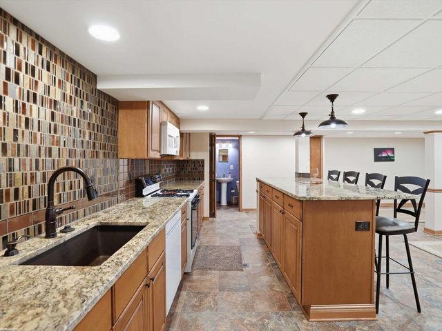 47431 Kathleen Road, Macomb, MI 48044