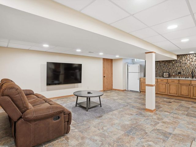 47431 Kathleen Road, Macomb, MI 48044