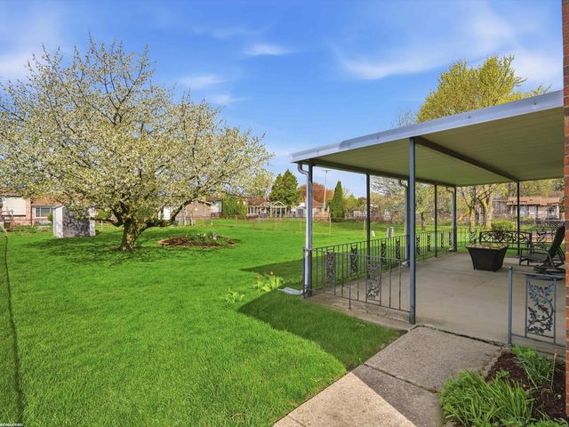 47431 Kathleen Road, Macomb, MI 48044