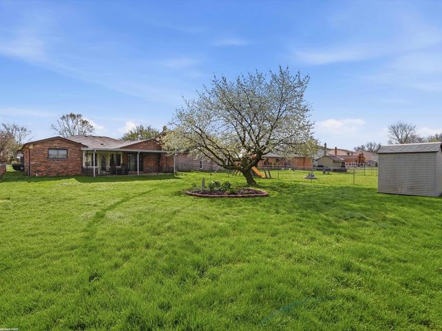 47431 Kathleen Road, Macomb, MI 48044