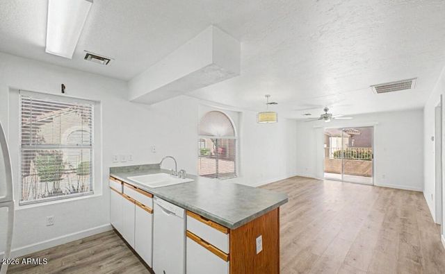 7040 W Olive Avenue 40, Peoria, AZ 85345