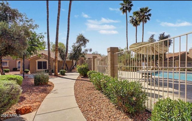 7040 W Olive Avenue 40, Peoria, AZ 85345