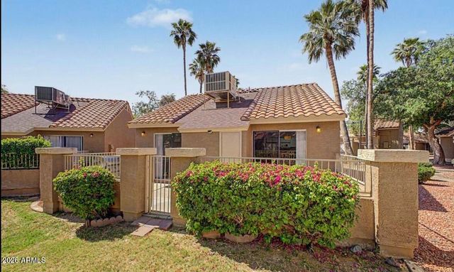 7040 W Olive Avenue 40, Peoria, AZ 85345