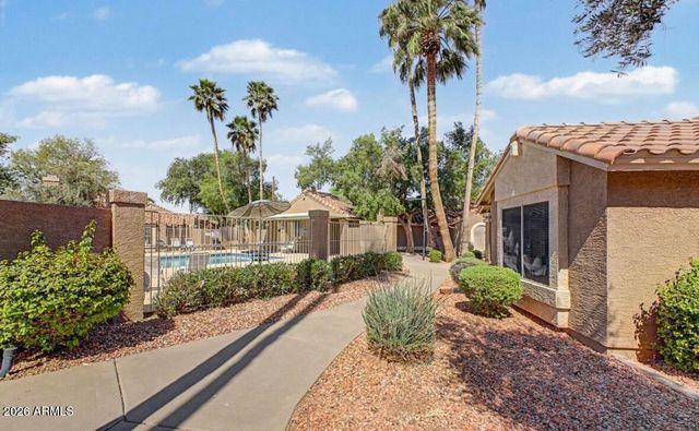 7040 W Olive Avenue 40, Peoria, AZ 85345