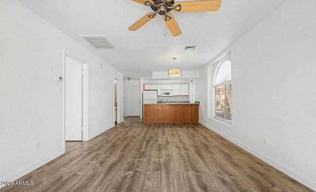 7040 W Olive Avenue 40, Peoria, AZ 85345