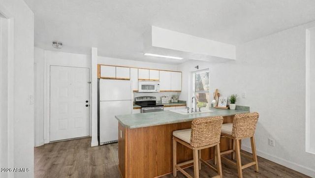 7040 W Olive Avenue 40, Peoria, AZ 85345