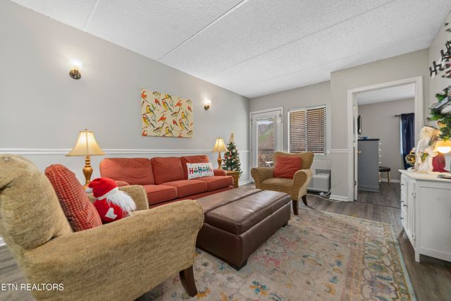 102 Baskins Creek Bypass 506, Gatlinburg, TN 37738