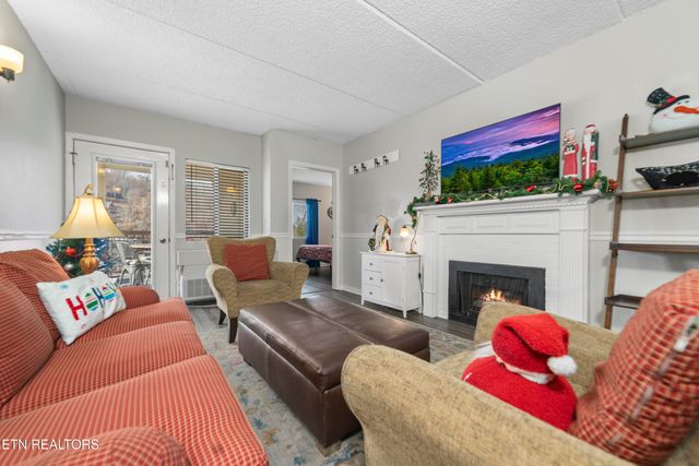 102 Baskins Creek Bypass 506, Gatlinburg, TN 37738