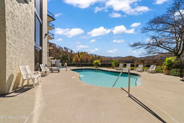 102 Baskins Creek Bypass 506, Gatlinburg, TN 37738