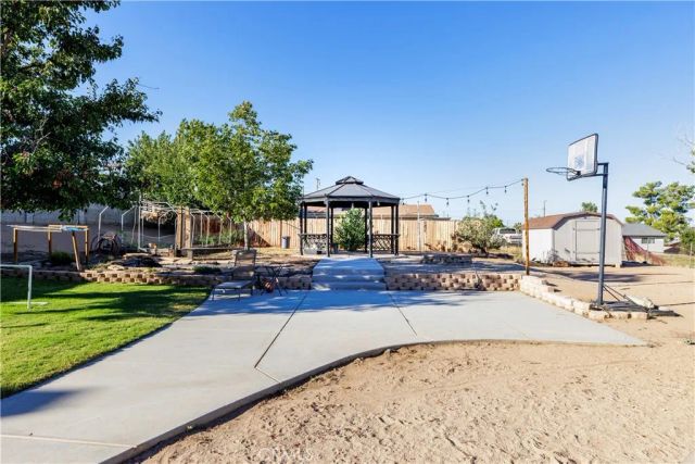 16336 Adelia, Hesperia, CA 92345