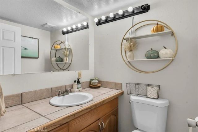 16336 Adelia, Hesperia, CA 92345