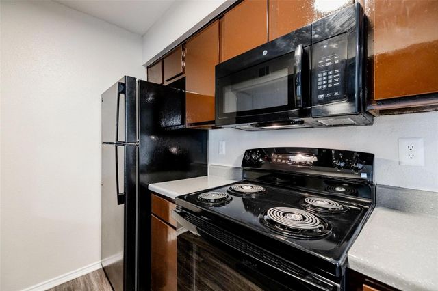 2809 W William Cannon Drive E201, Austin, TX 78745