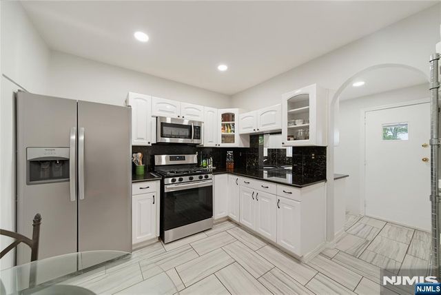 10 Tilley Avenue, Pequannock Township, NJ 07444