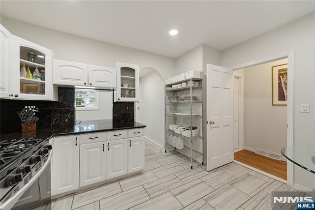 10 Tilley Avenue, Pequannock Township, NJ 07444