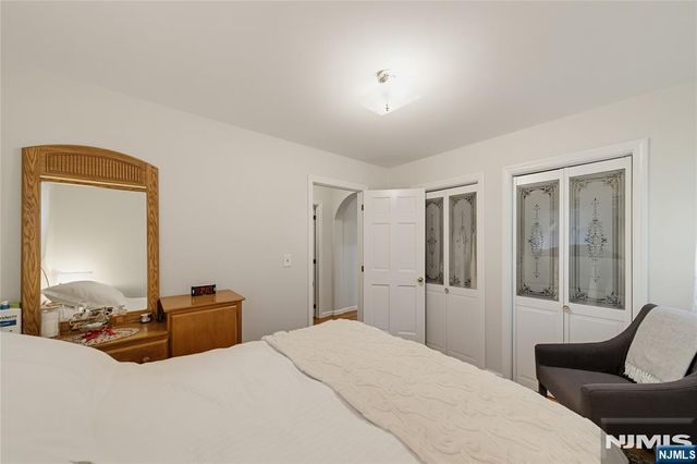 10 Tilley Avenue, Pequannock Township, NJ 07444