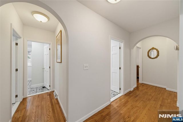10 Tilley Avenue, Pequannock Township, NJ 07444