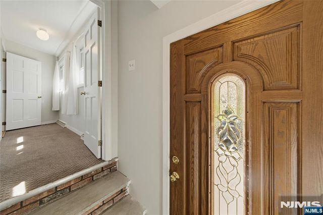 10 Tilley Avenue, Pequannock Township, NJ 07444