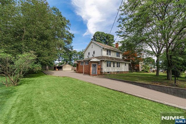 10 Tilley Avenue, Pequannock Township, NJ 07444