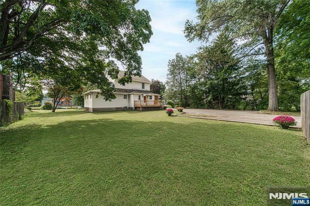 10 Tilley Avenue, Pequannock Township, NJ 07444