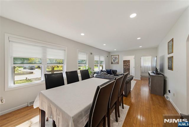10 Tilley Avenue, Pequannock Township, NJ 07444