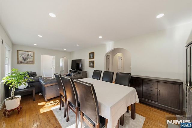 10 Tilley Avenue, Pequannock Township, NJ 07444