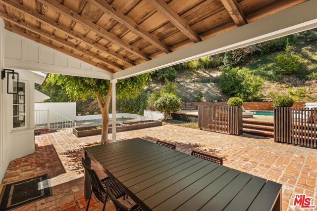 2583 Hutton Drive, Los Angeles, CA 90210