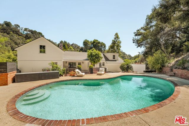 2583 Hutton Drive, Los Angeles, CA 90210