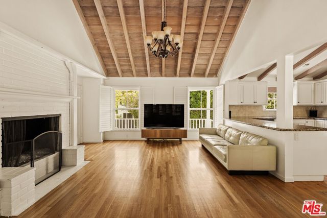 2583 Hutton Drive, Los Angeles, CA 90210