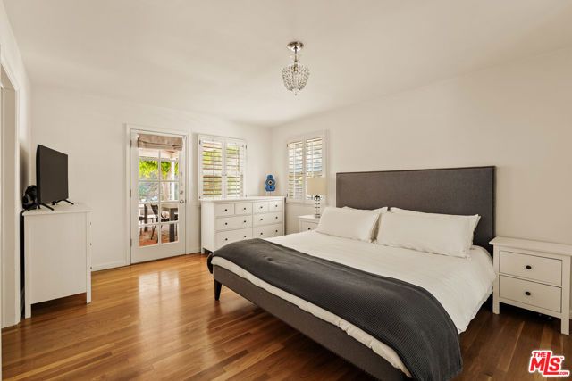 2583 Hutton Drive, Los Angeles, CA 90210