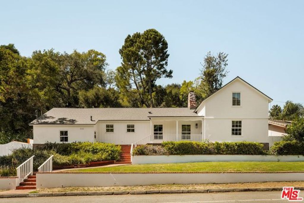 2583 Hutton Drive, Los Angeles, CA 90210