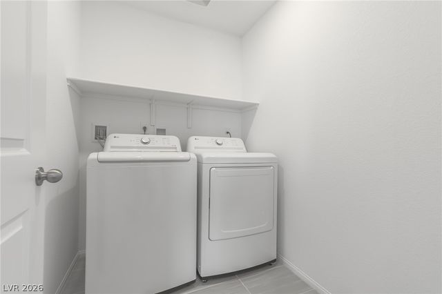 7382 Pioneer Way, Las Vegas, NV 89113