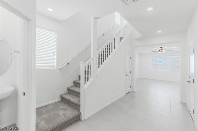 7382 Pioneer Way, Las Vegas, NV 89113