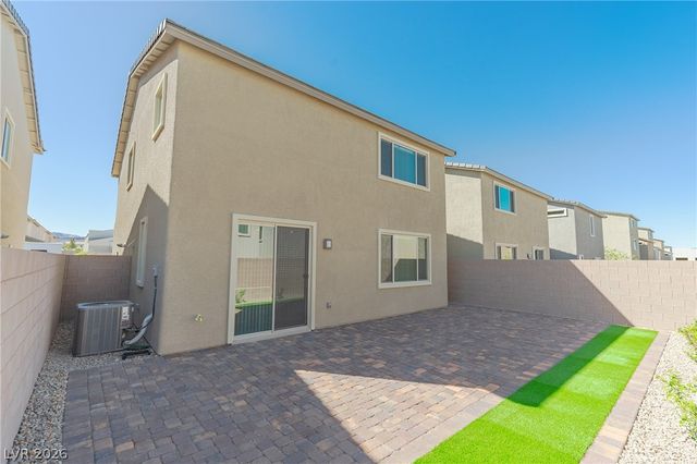 7382 Pioneer Way, Las Vegas, NV 89113