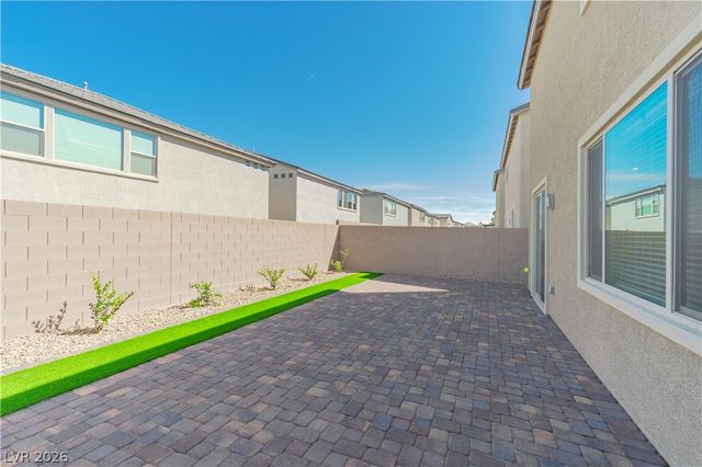 7382 Pioneer Way, Las Vegas, NV 89113