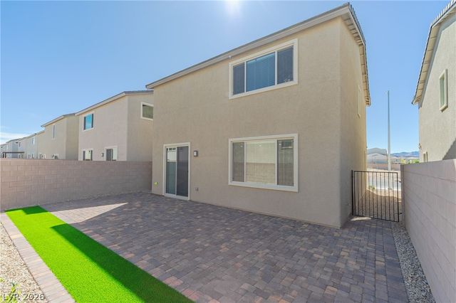 7382 Pioneer Way, Las Vegas, NV 89113